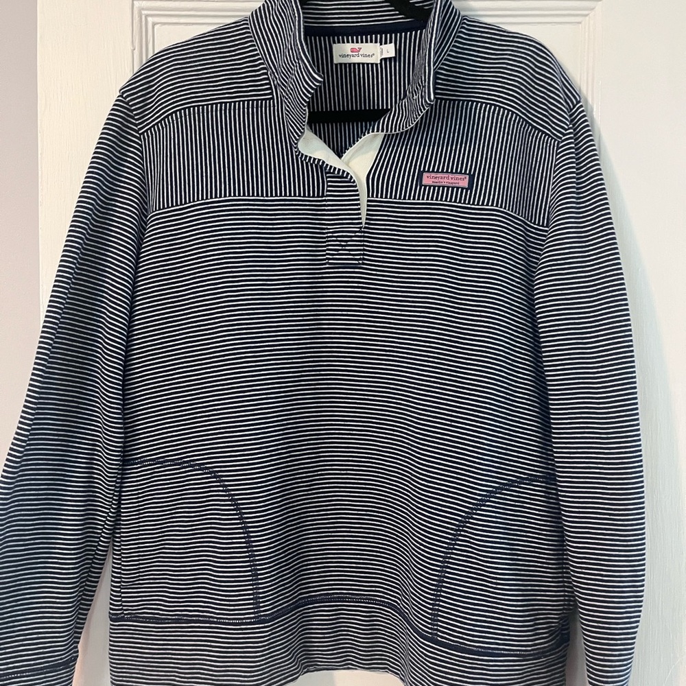 Vineyard Vines women’s blue and white half button up sweatshirt